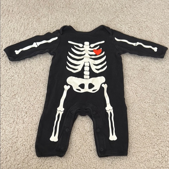 Baby Boys Clothing Bundle with Hoodie, Onesies, and Pants - Size 3-6 months - Picture 11 of 16